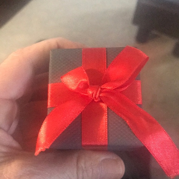 1/10 ct sterling silver Diamond ring new in box with bow Sz 7 - Picture 9 of 15